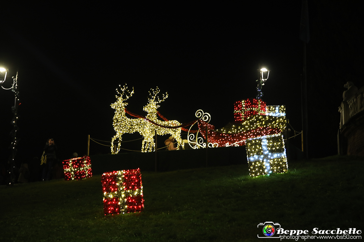 VBS_4568 -  Il Magico Paese di Natale 2024 - Spettacolo di Inaugurazione a Govone.jpg